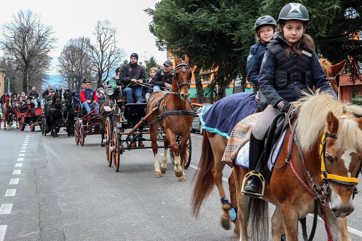 Benedizione cavalli Dalmine